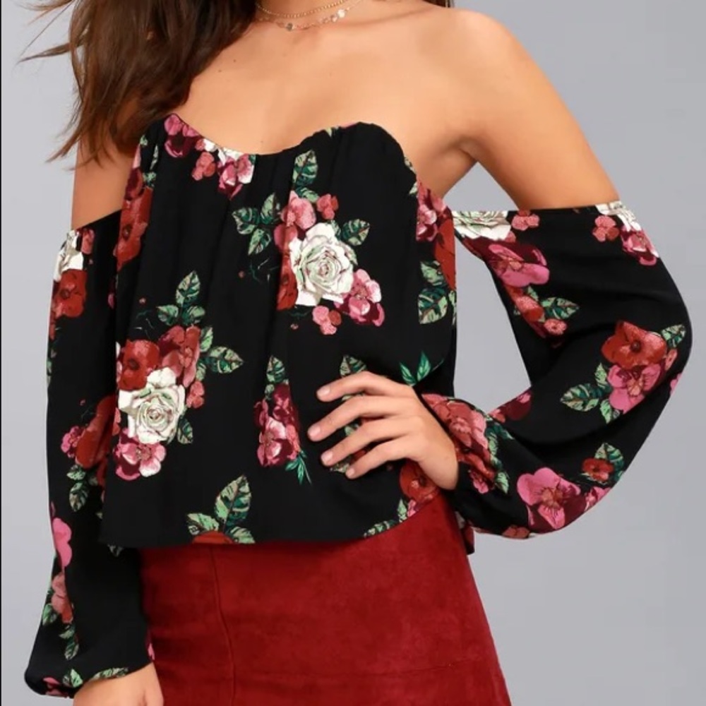 Lulu’s In Your Arms Black Floral Print Off-the-Shoulder Top